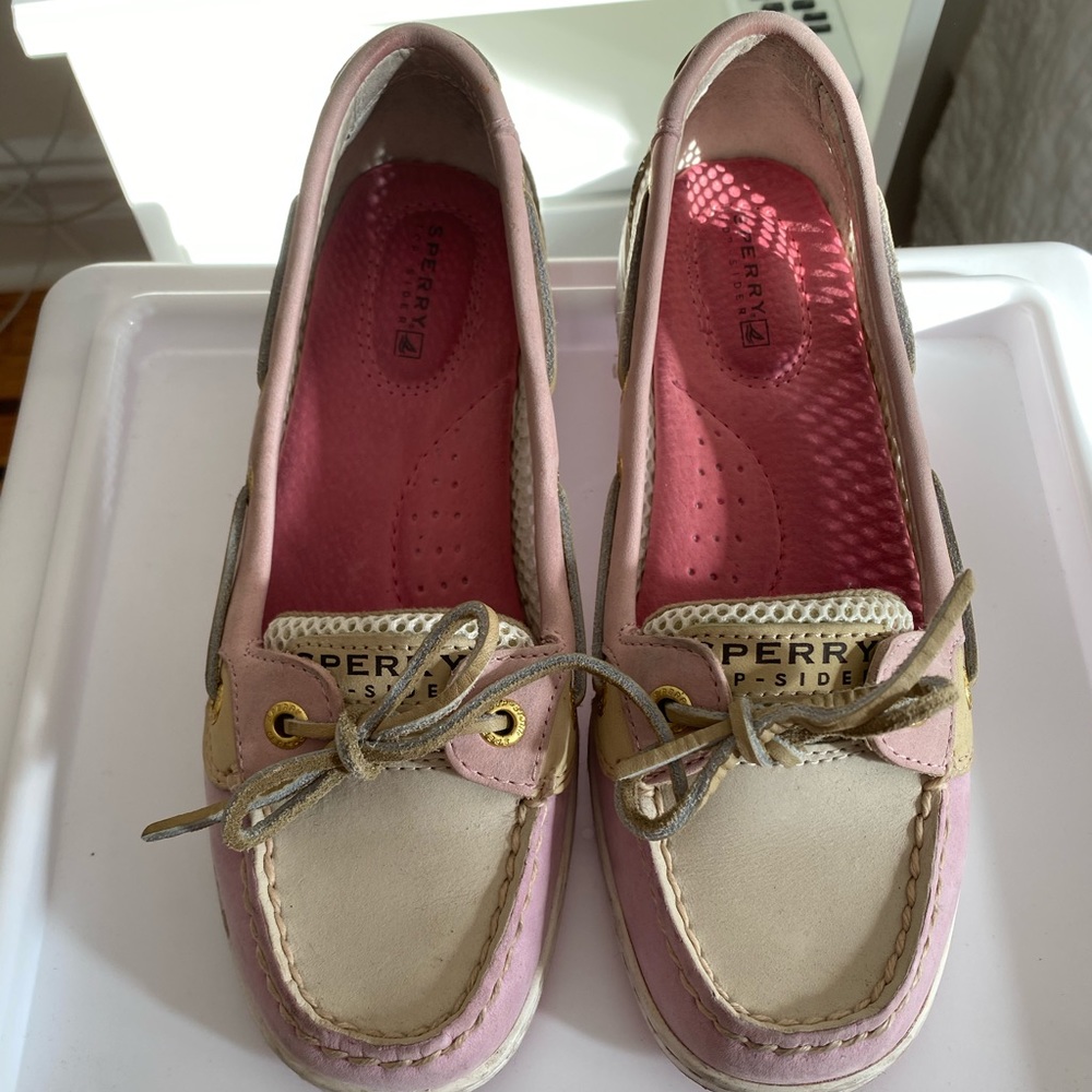 Sperry pink shoes